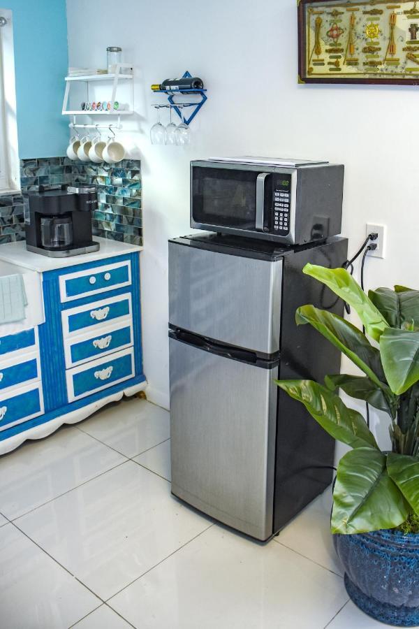 Miami Boho Beach Place Hialeah Exterior photo